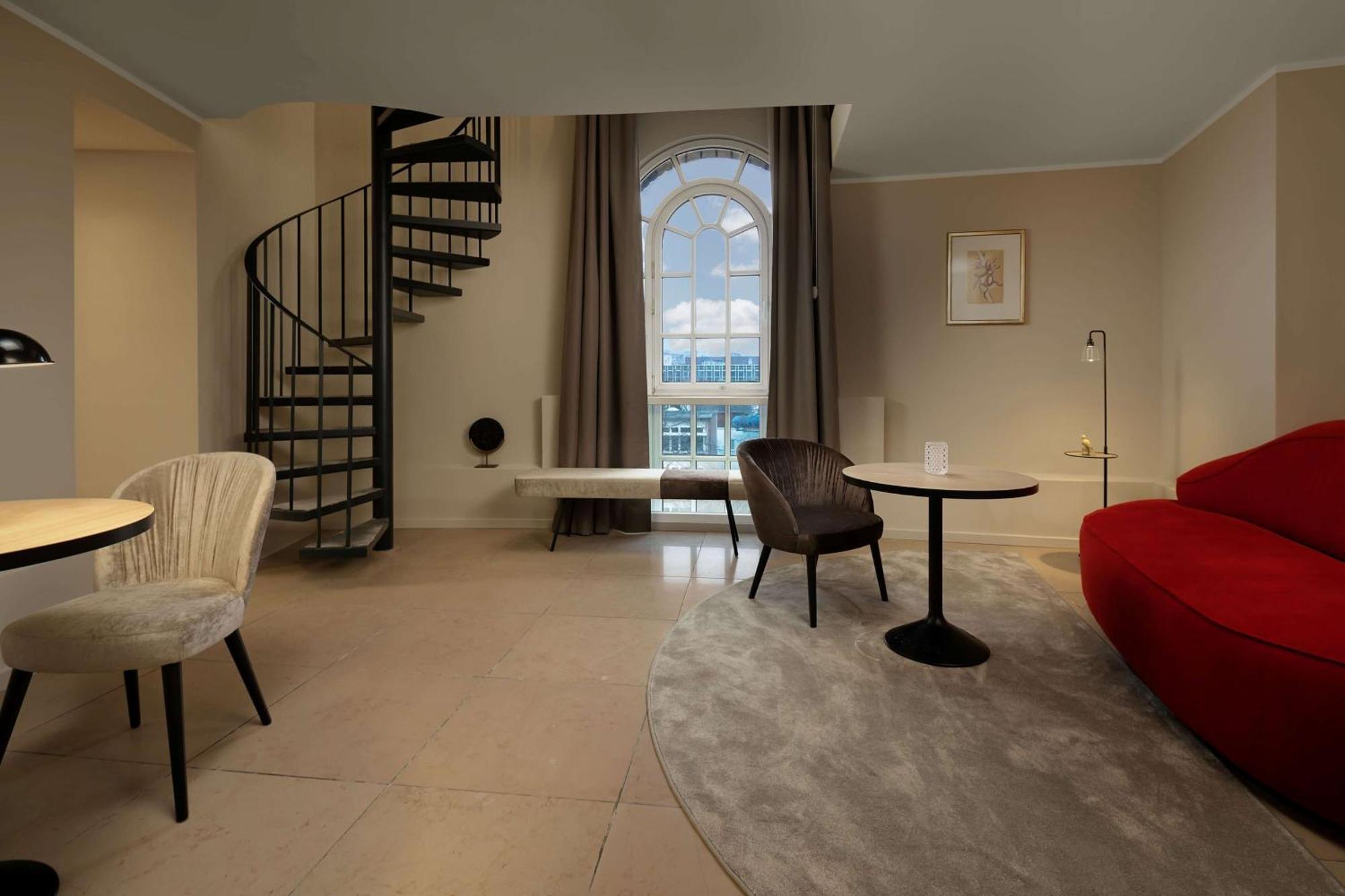Wasserturm Hotel Cologne, Curio Collection By Hilton Exterior photo