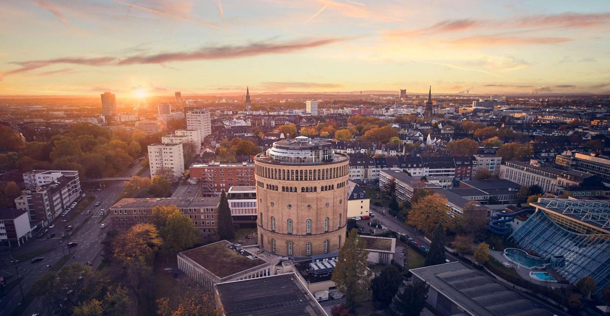 Wasserturm Hotel Cologne, Curio Collection By Hilton Exterior photo