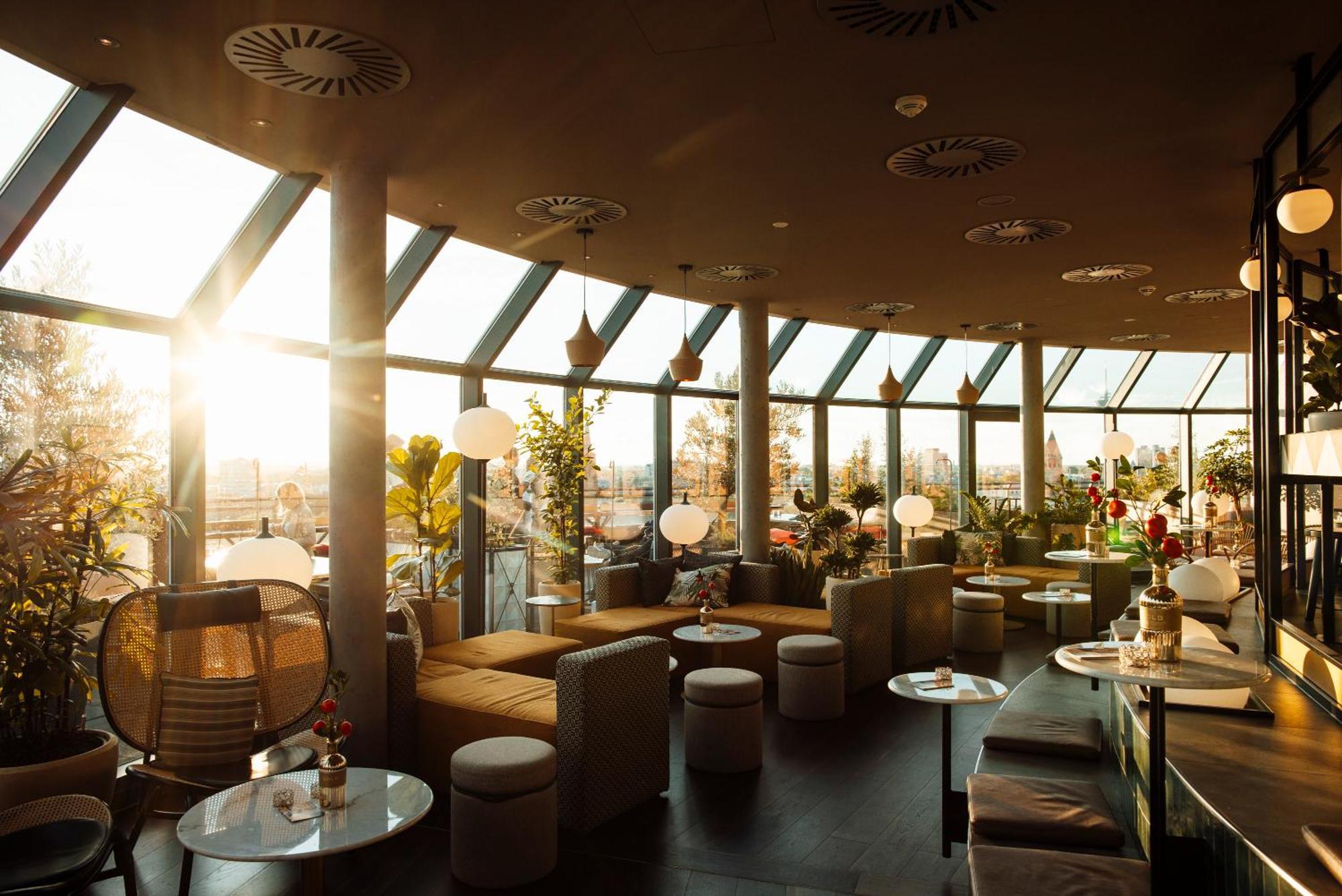 Wasserturm Hotel Cologne, Curio Collection By Hilton Exterior photo