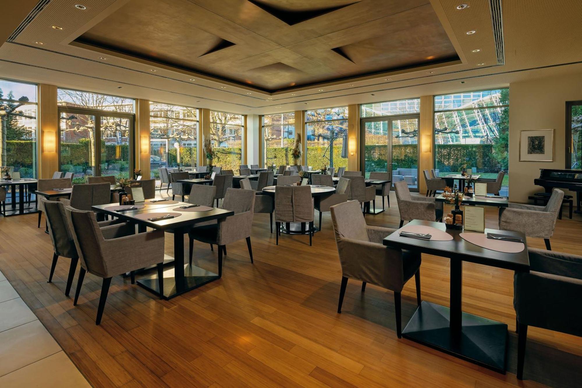 Wasserturm Hotel Cologne, Curio Collection By Hilton Exterior photo