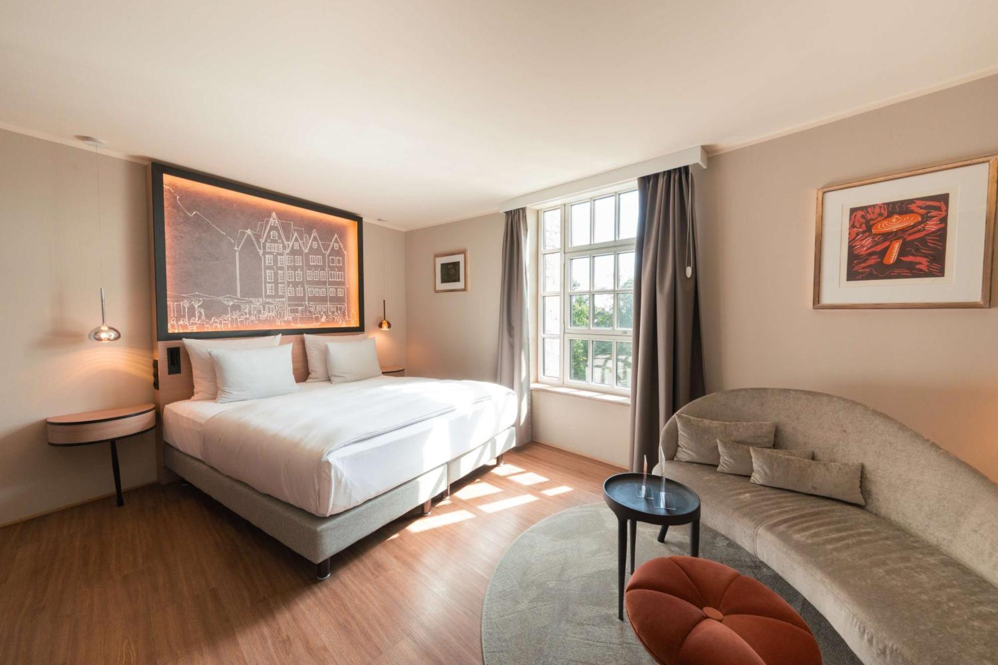 Wasserturm Hotel Cologne, Curio Collection By Hilton Exterior photo