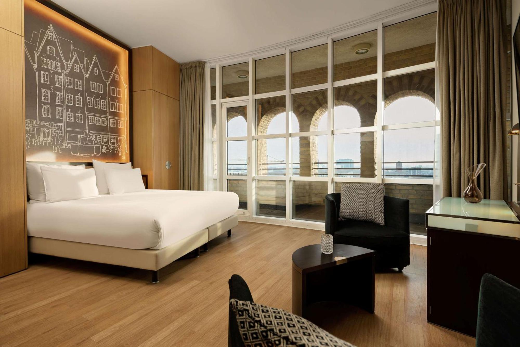 Wasserturm Hotel Cologne, Curio Collection By Hilton Exterior photo