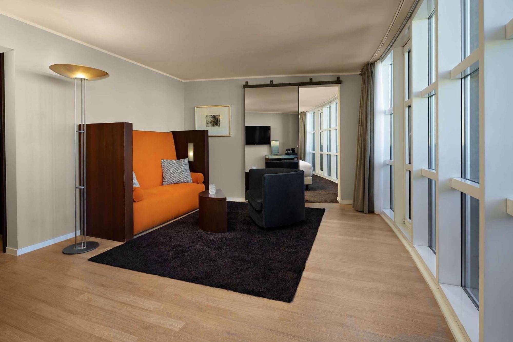 Wasserturm Hotel Cologne, Curio Collection By Hilton Exterior photo
